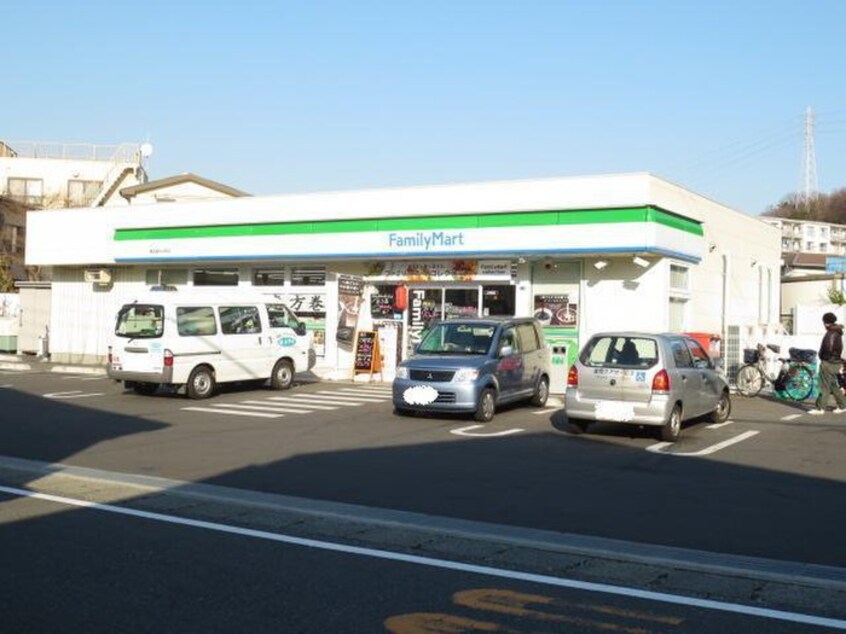 ファミリーマート(コンビニ)まで31m シェルポート白山