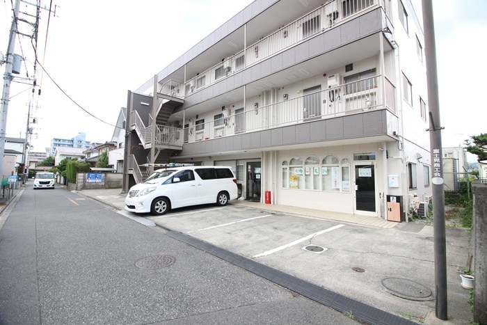 駐車場 アウトレット