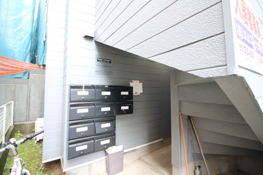 エントランス部分 クレストコート平