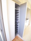 靴箱 ＹＡＳＵＩビル　第８