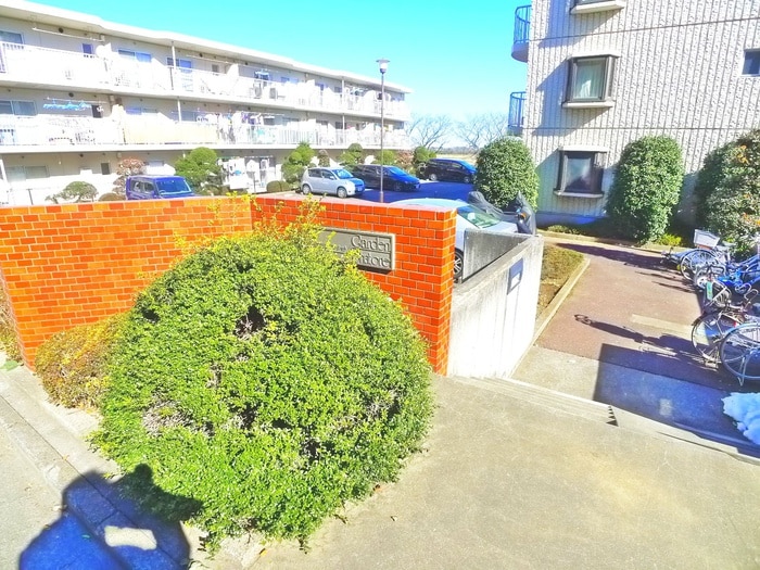 エントランス部分 鷲崎ガ－デン・シャトレ