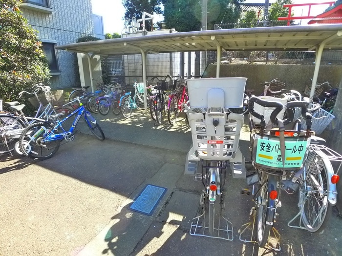 駐輪場 鷲崎ガ－デン・シャトレ