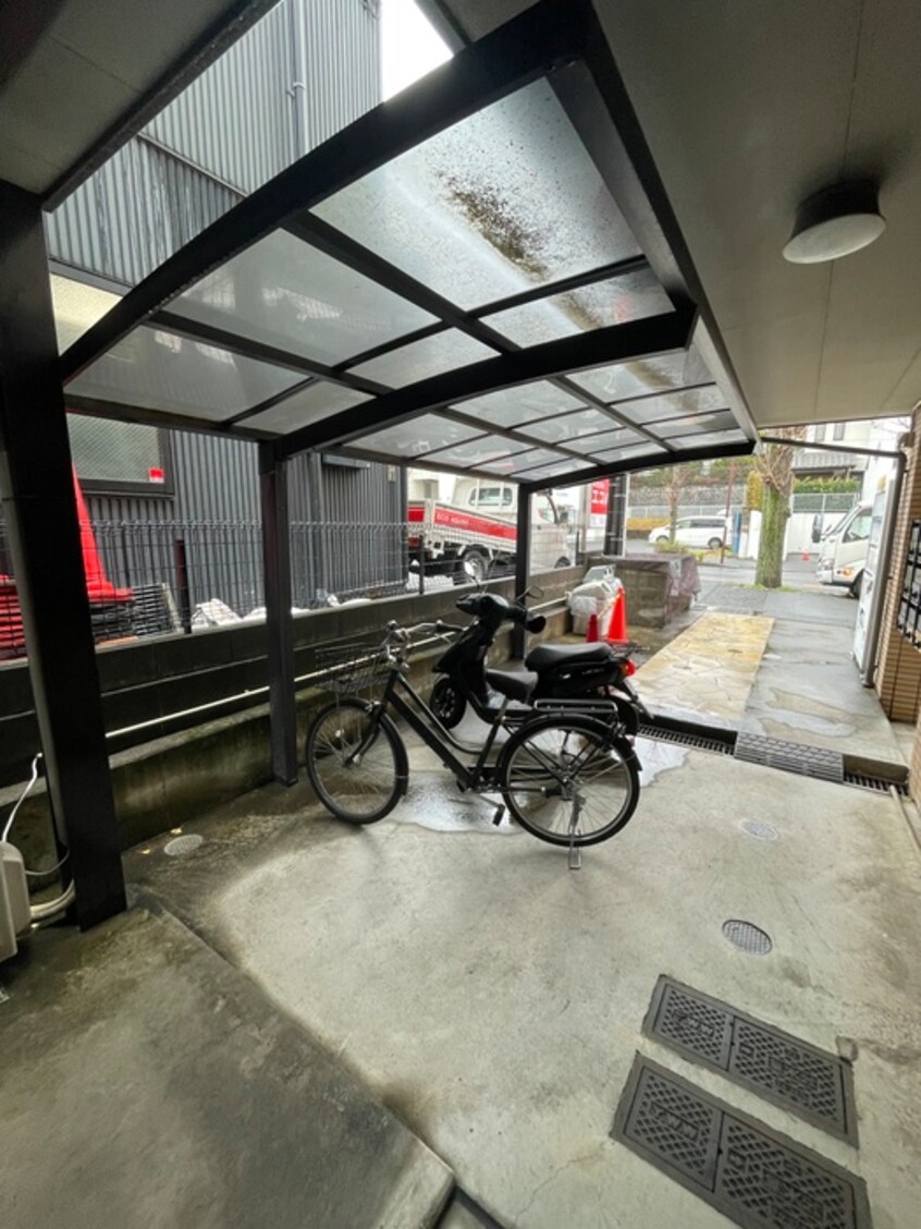 駐輪場 コーラルビル