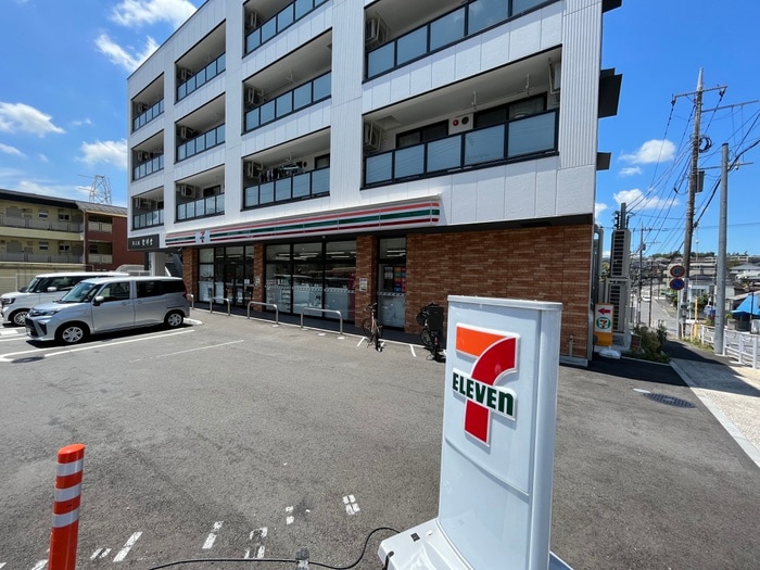 セブンイレブン横浜しらとり台店(コンビニ)まで80m コーラルビル