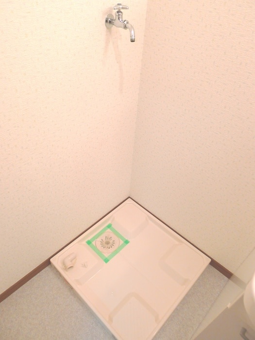 洗濯機置場 アンプル－ルクラ－ジュ西青木
