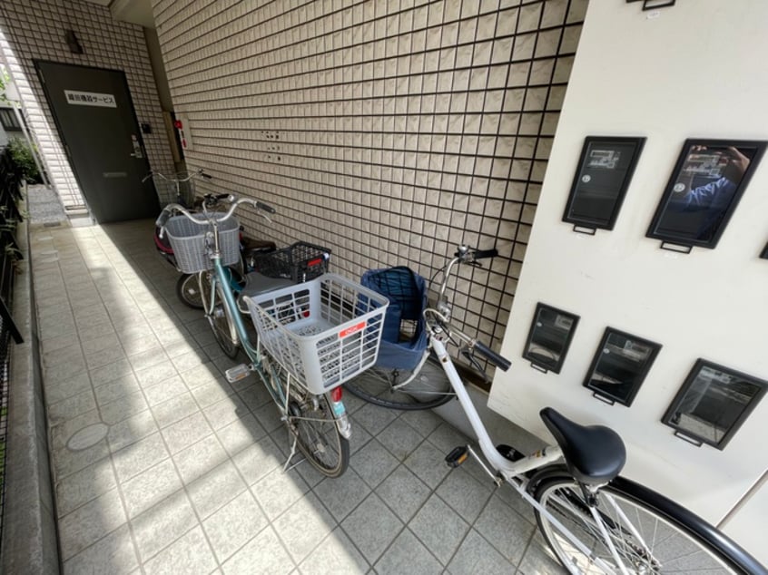 駐輪場 アン　レコルテ