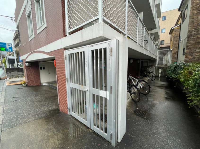 駐輪場 ブルーリーブス