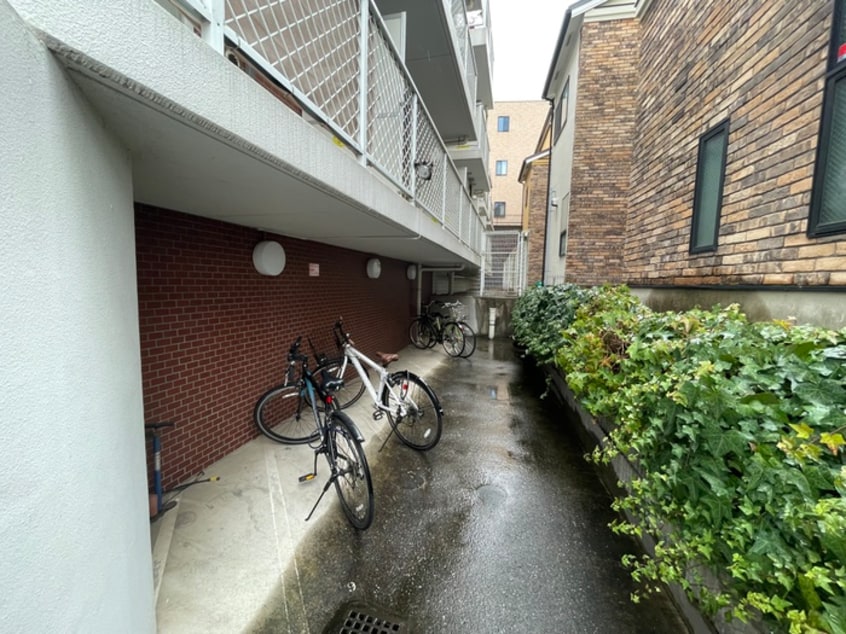 駐輪場 ブルーリーブス