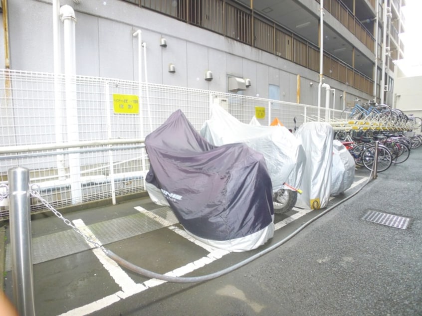 バイク置き場 ベイステート安間