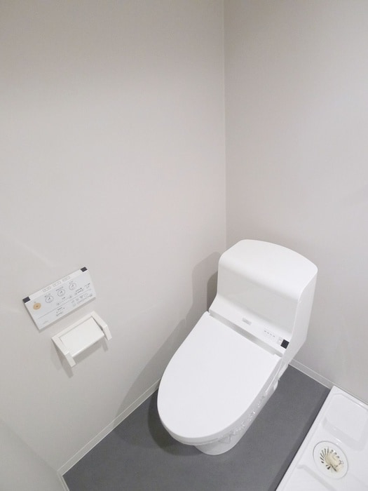 トイレ ＦＩＲＳＴ　ＱＵＡＲＴＥＲ