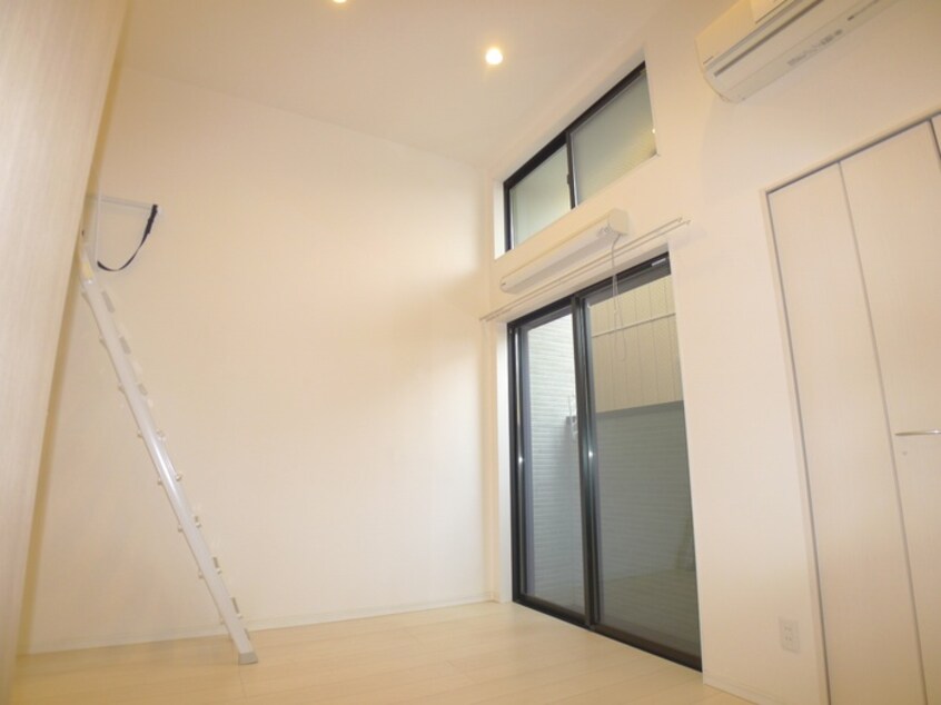 居室 ＦＩＲＳＴ　ＱＵＡＲＴＥＲ