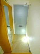 玄関 スズ木ビル