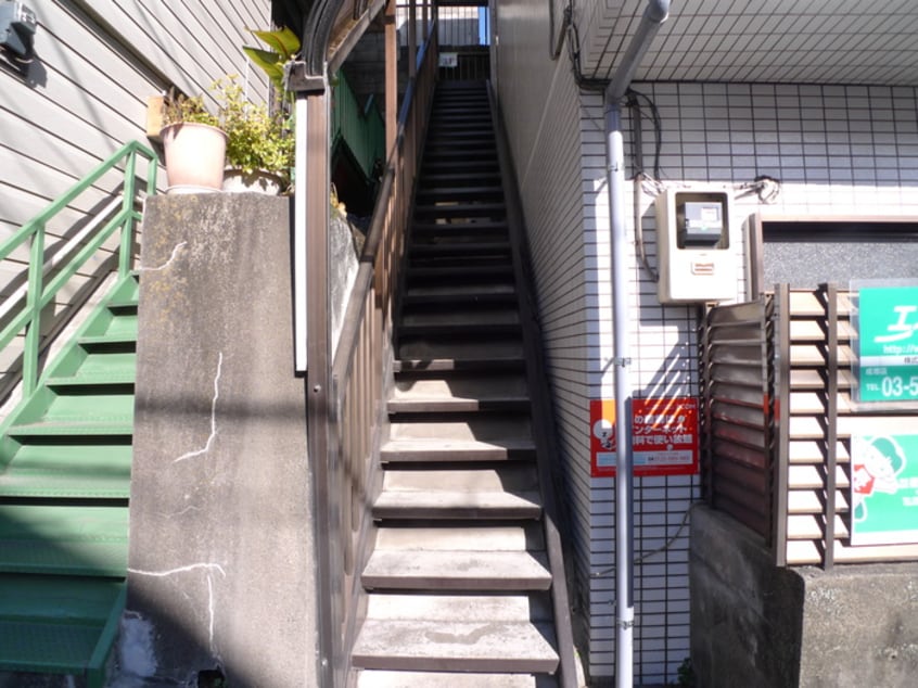 エントランス部分 サンヒルズ