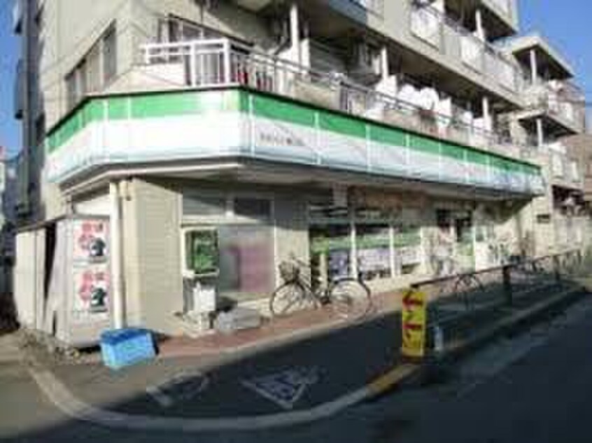 ファミリーマートまるいし八幡山店(コンビニ)まで411m コンフォ－トキャビン