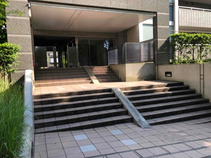 エントランス部分 リグランド青葉台