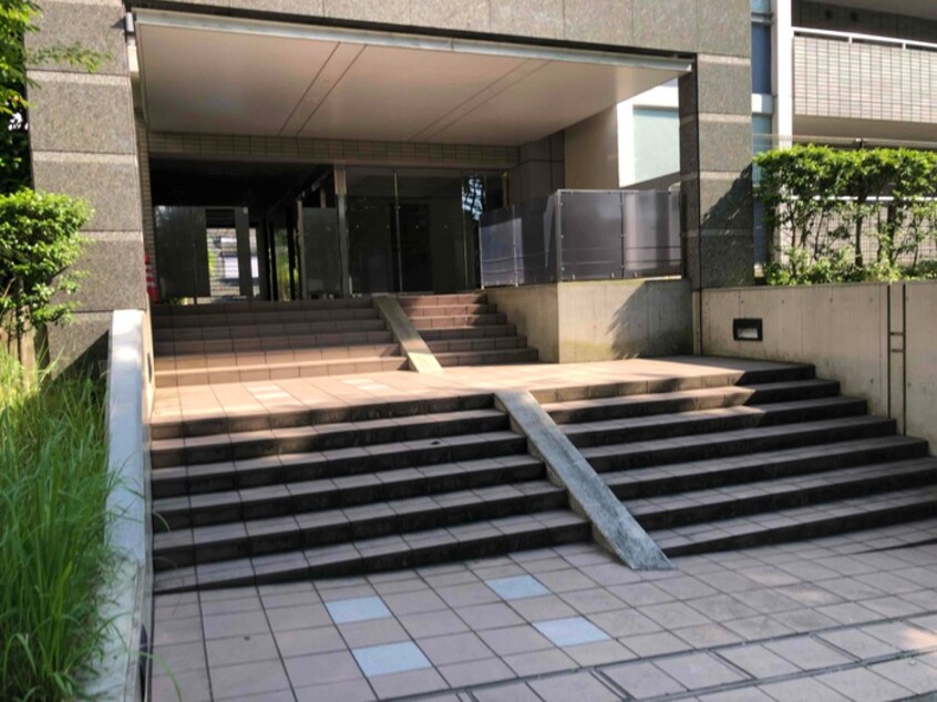 エントランス部分 リグランド青葉台