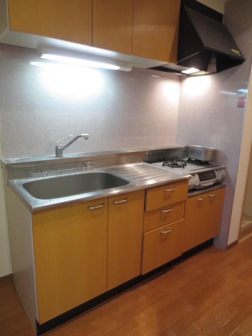 キッチン ラウンドタワ－オペリア