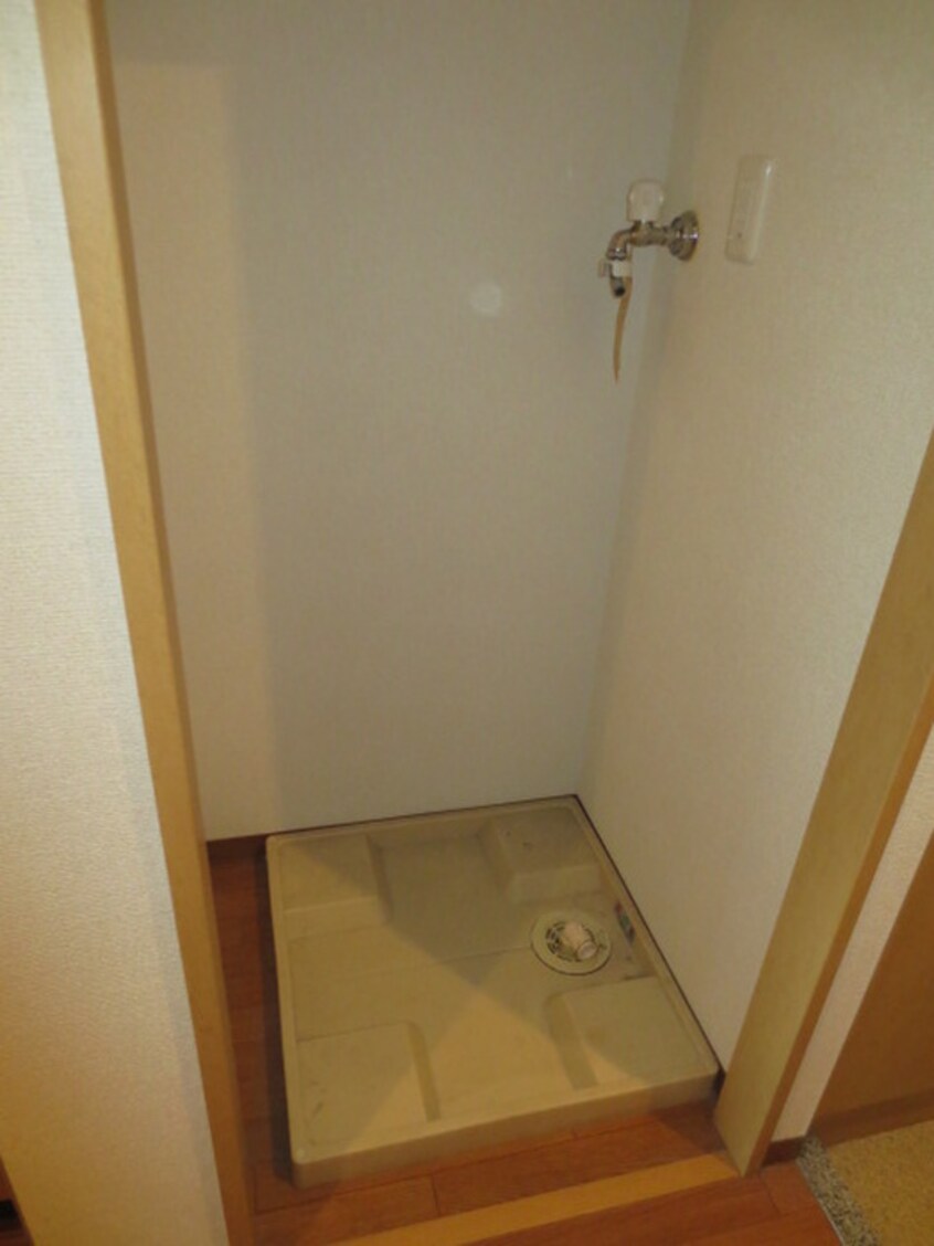 洗濯機置場 ラウンドタワ－オペリア