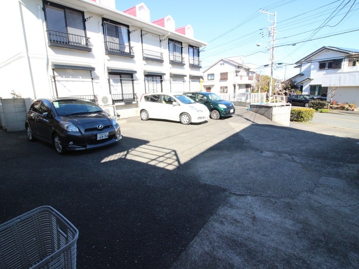 駐車場 ピ－スハウスⅠ