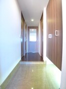 玄関 ヴェレーナ幕張（８０２）