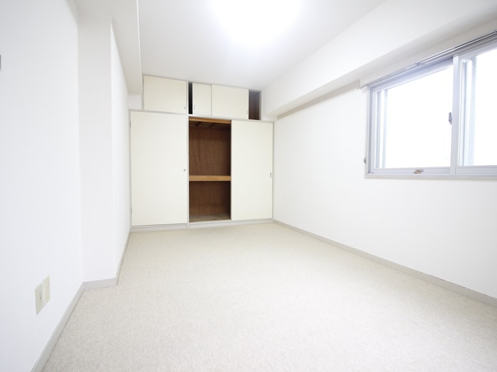 居室 ファミーユテシロギ