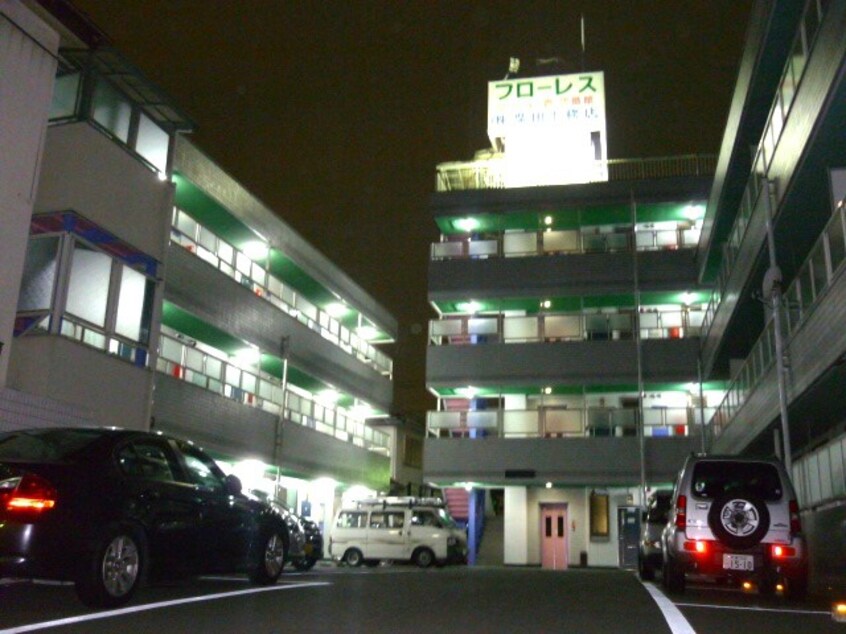 駐車場 フローレス壱番館