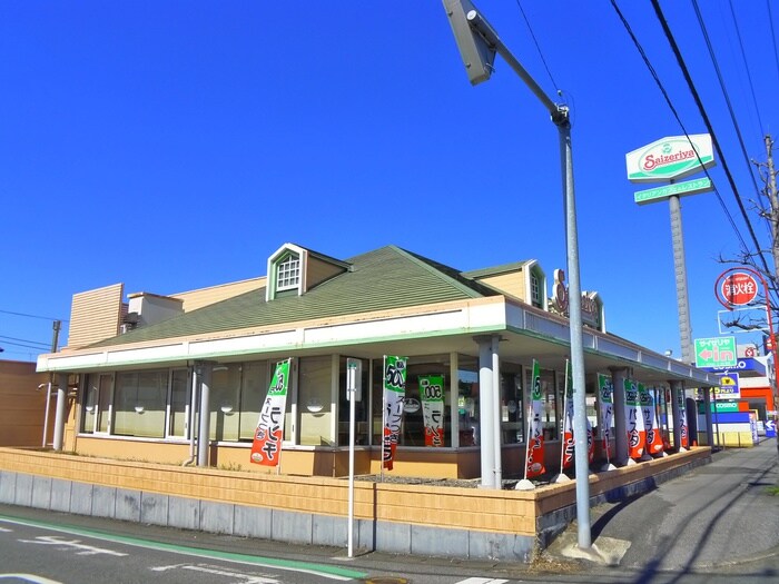 サイゼリヤ(その他飲食（ファミレスなど）)まで422m サンハイツ