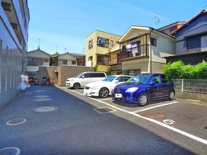 駐車場 ロイヤルティアラ