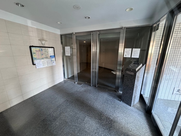 エントランス部分 アソシエ横浜