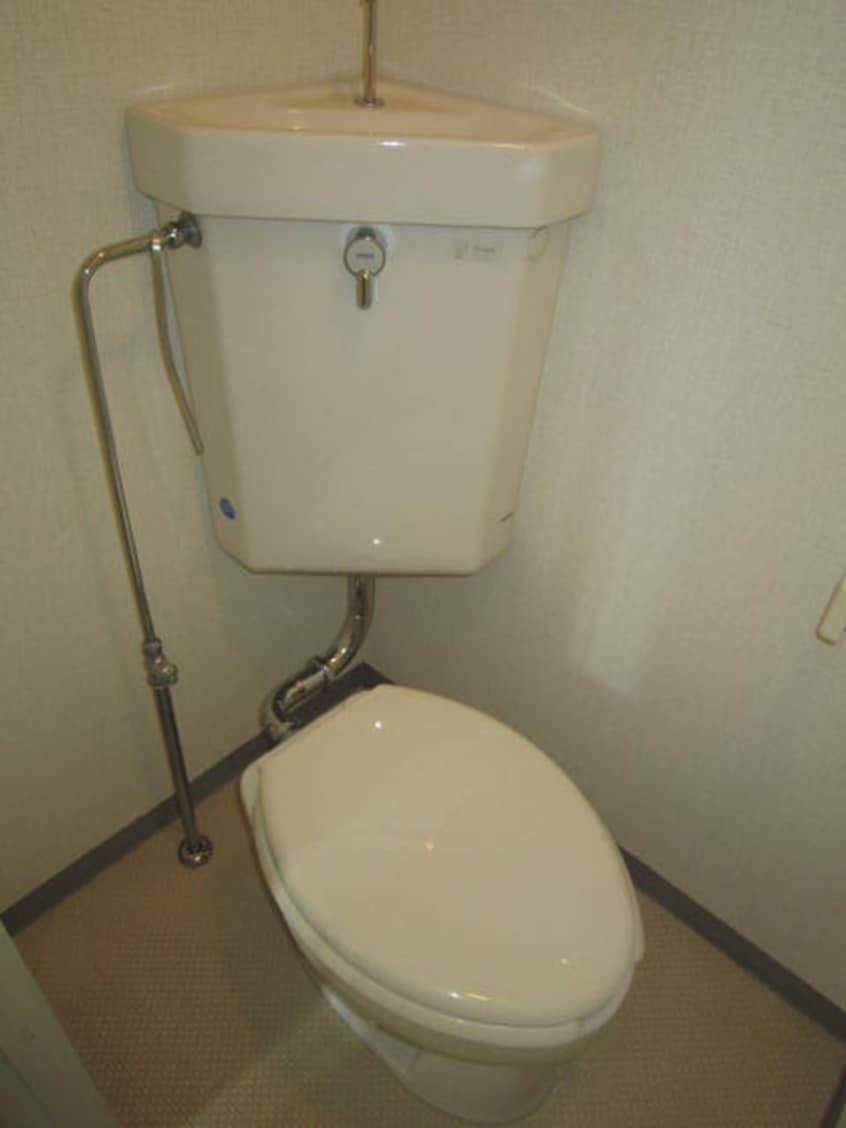 トイレ アソシエ横浜