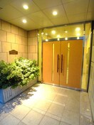 エントランス部分 ビルクリバラ