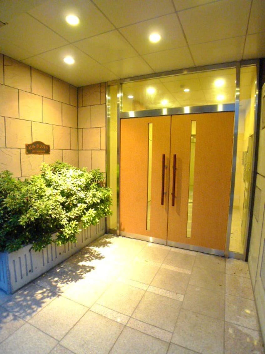 エントランス部分 ビルクリバラ