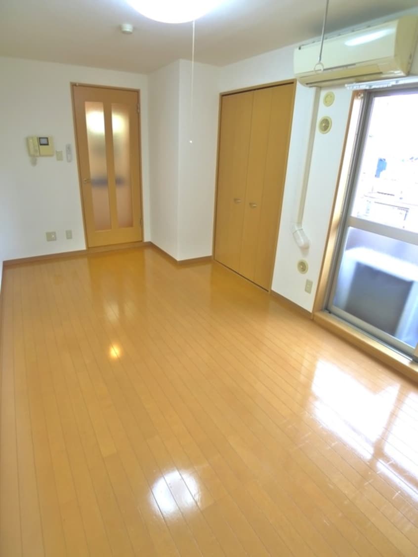 居室 ビルクリバラ