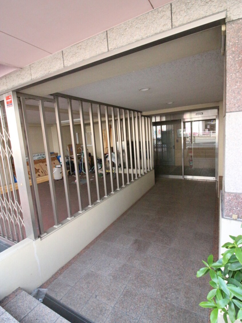 エントランス部分 雪谷伍番館