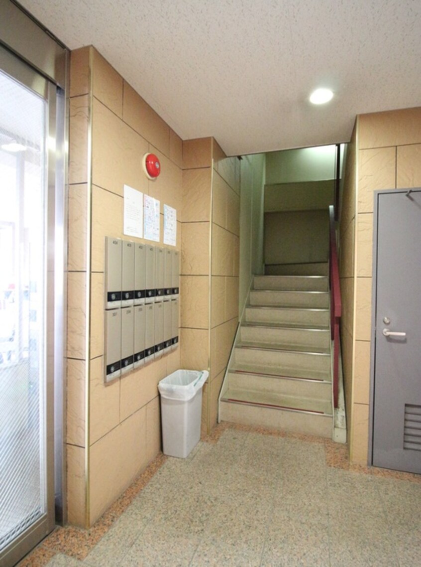 エントランス部分 雪谷伍番館