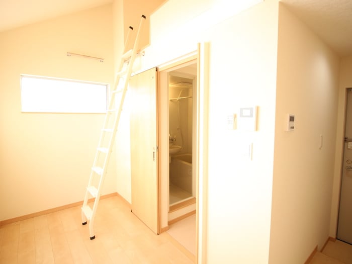 居室 メゾンソレイユ