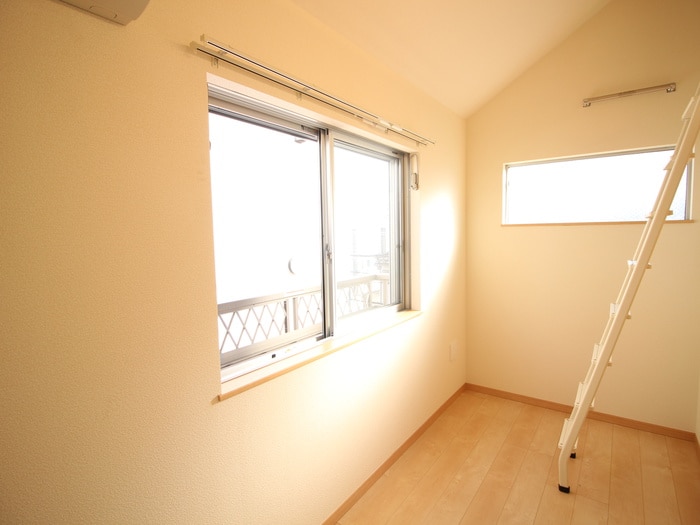 居室 メゾンソレイユ