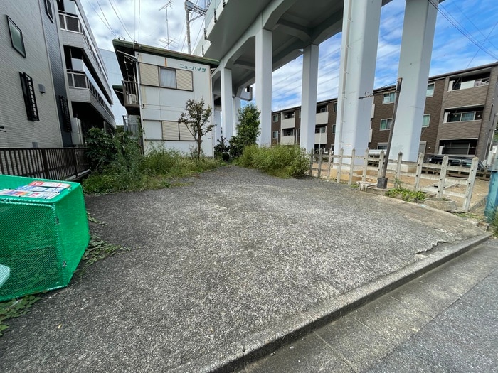 駐車場 ﾆｭｰﾊｲﾂ