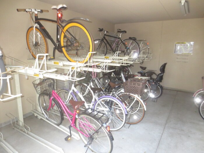 駐輪場 サザントゥリーⅡ