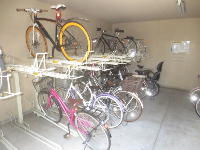 駐輪場 サザントゥリーⅡ