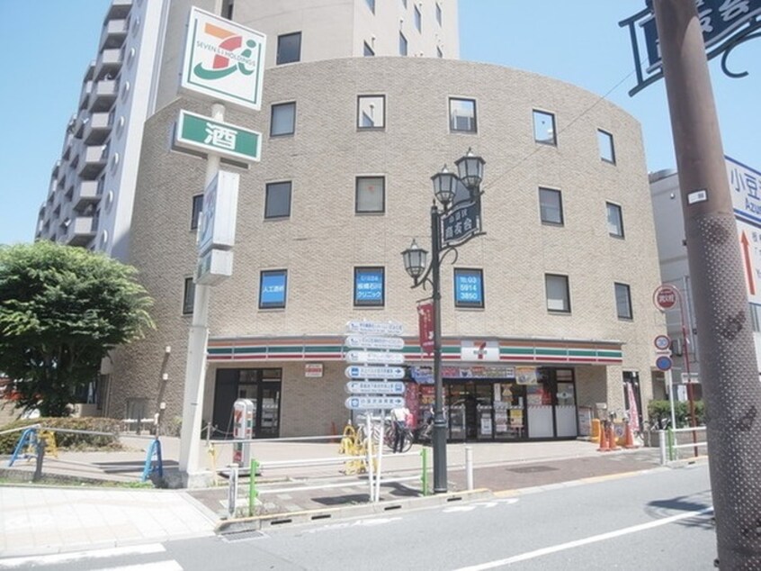 セブンイレブン板橋小豆沢三丁目店(コンビニ)まで146m ユニ－ブル高城(705)