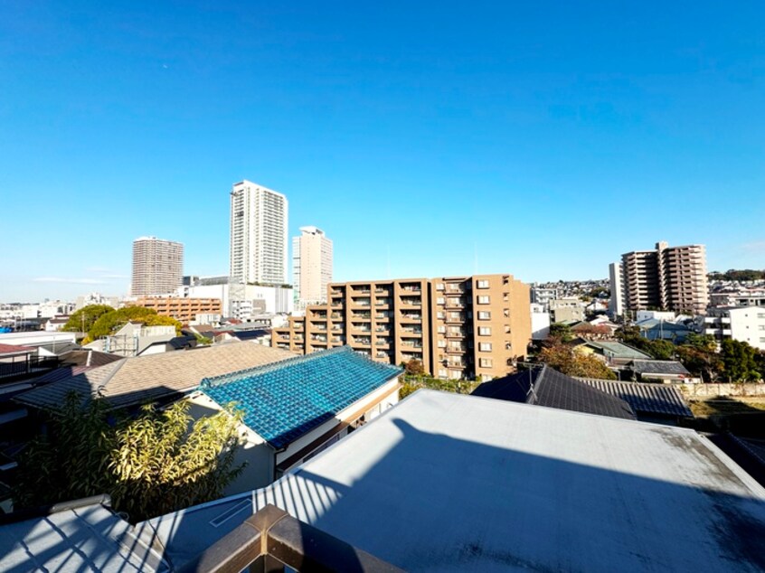 室内からの展望 上大岡ハウス