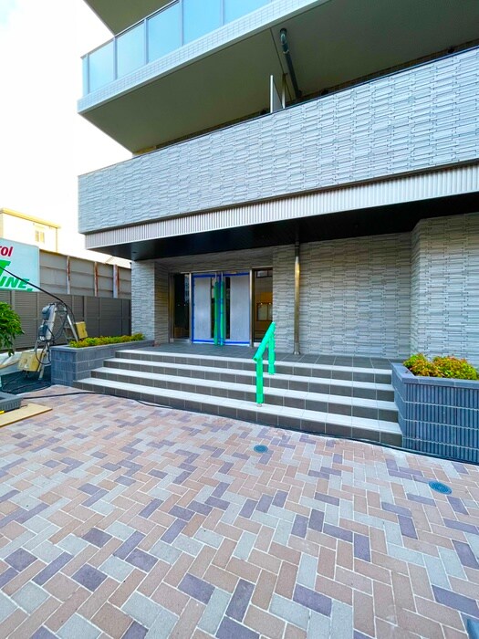 エントランス部分 ドゥーエ曳舟