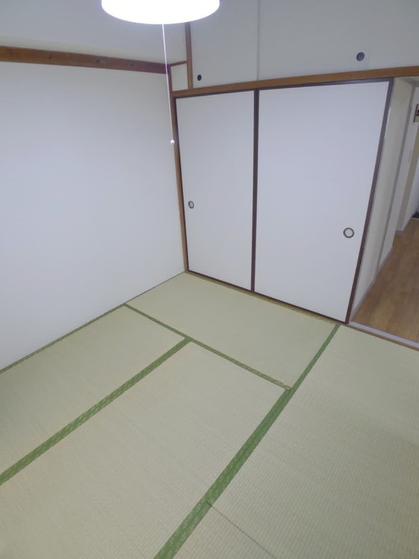 収納 まるたけビル