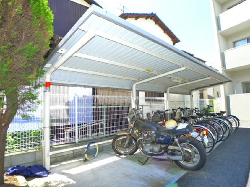 駐輪場 プレーヌ花筐
