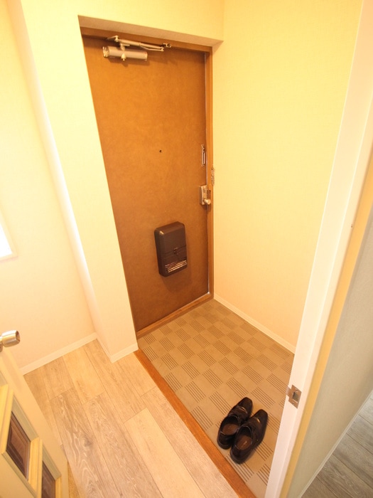 玄関 ハイツサンモ－ル