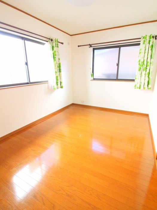 居室 溝沼５丁目戸建