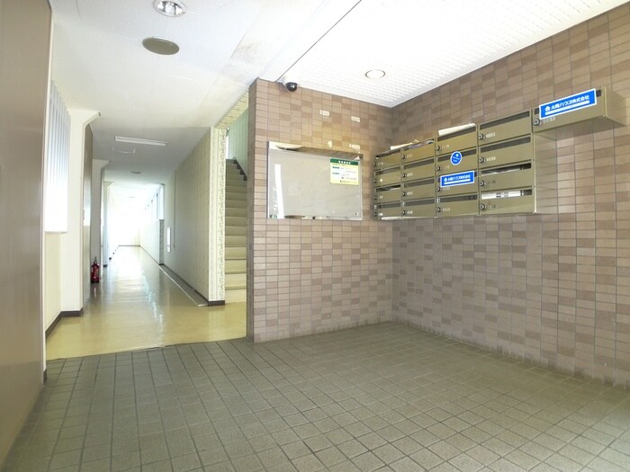 エントランス部分 ラフィ－ヌ松ヶ丘