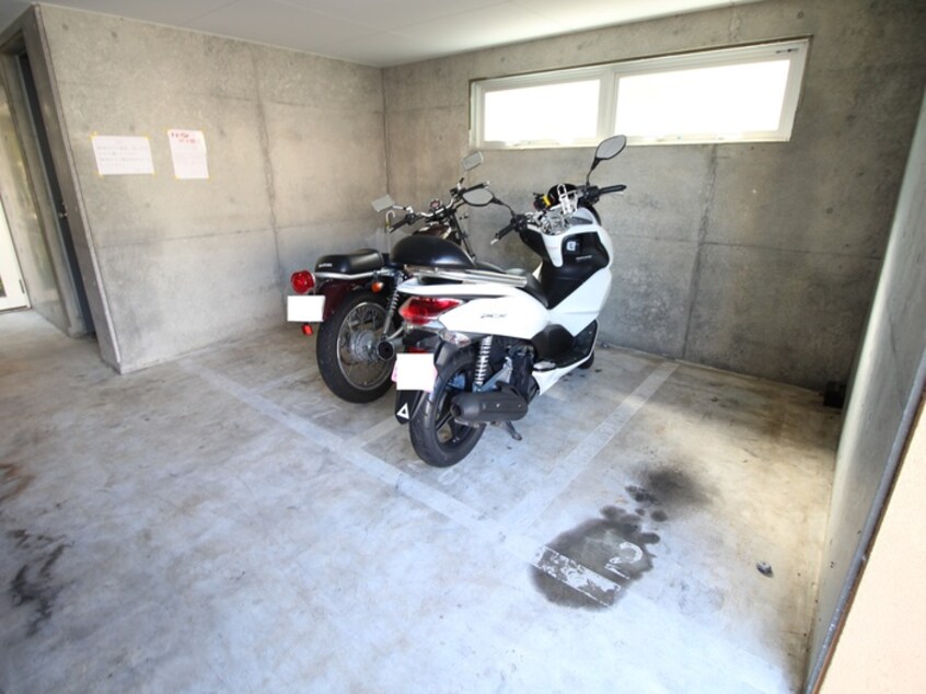 バイク置き場 ＥＬ　ＰＡＴＩＯ
