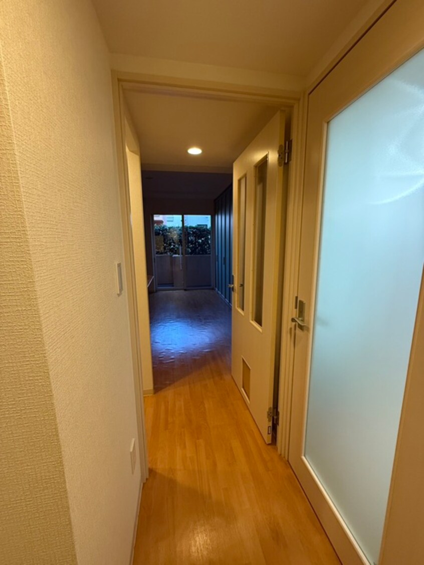 廊下 ＥＬ　ＰＡＴＩＯ